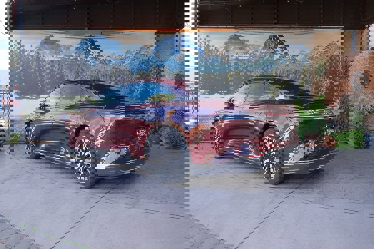 Used 2024 Lucid Air Touring image 4