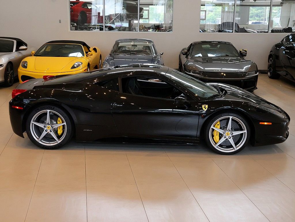 Used 2011 Ferrari 458 Italia Coupe RWD image 27