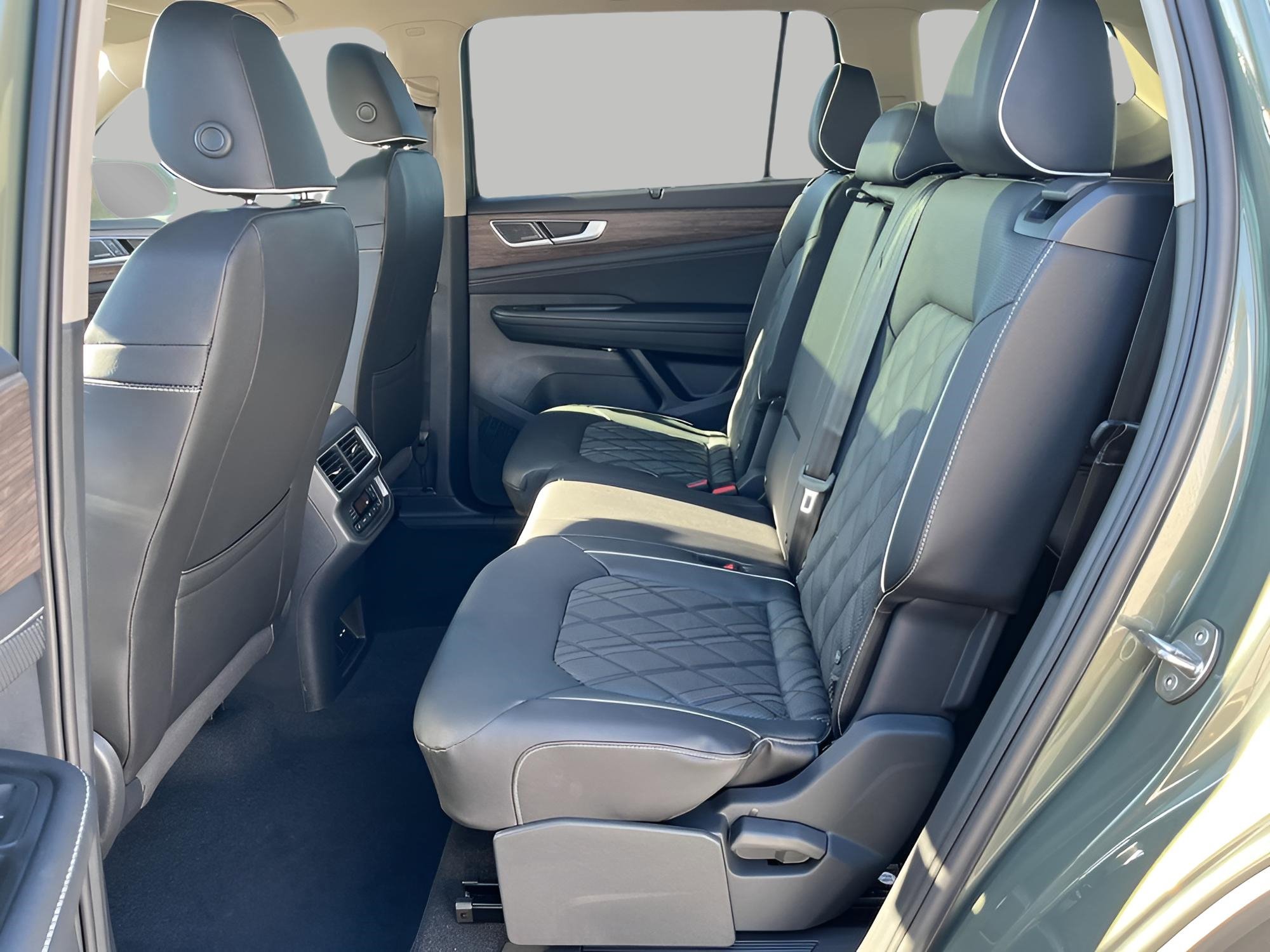 New 2026 Volkswagen Atlas SEL Premium R-Line image 28