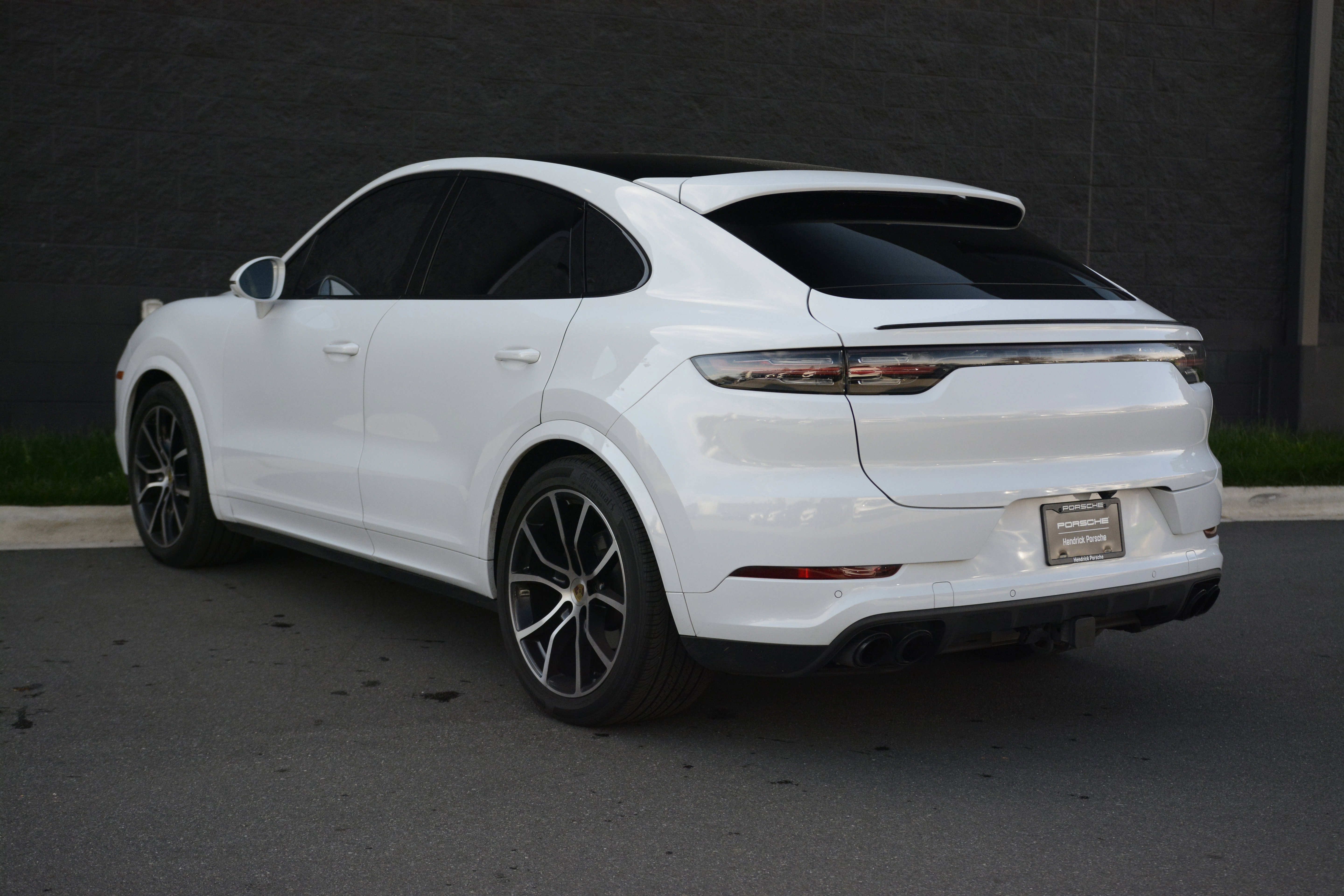 Certified 2023 Porsche Cayenne S Platinum image 3