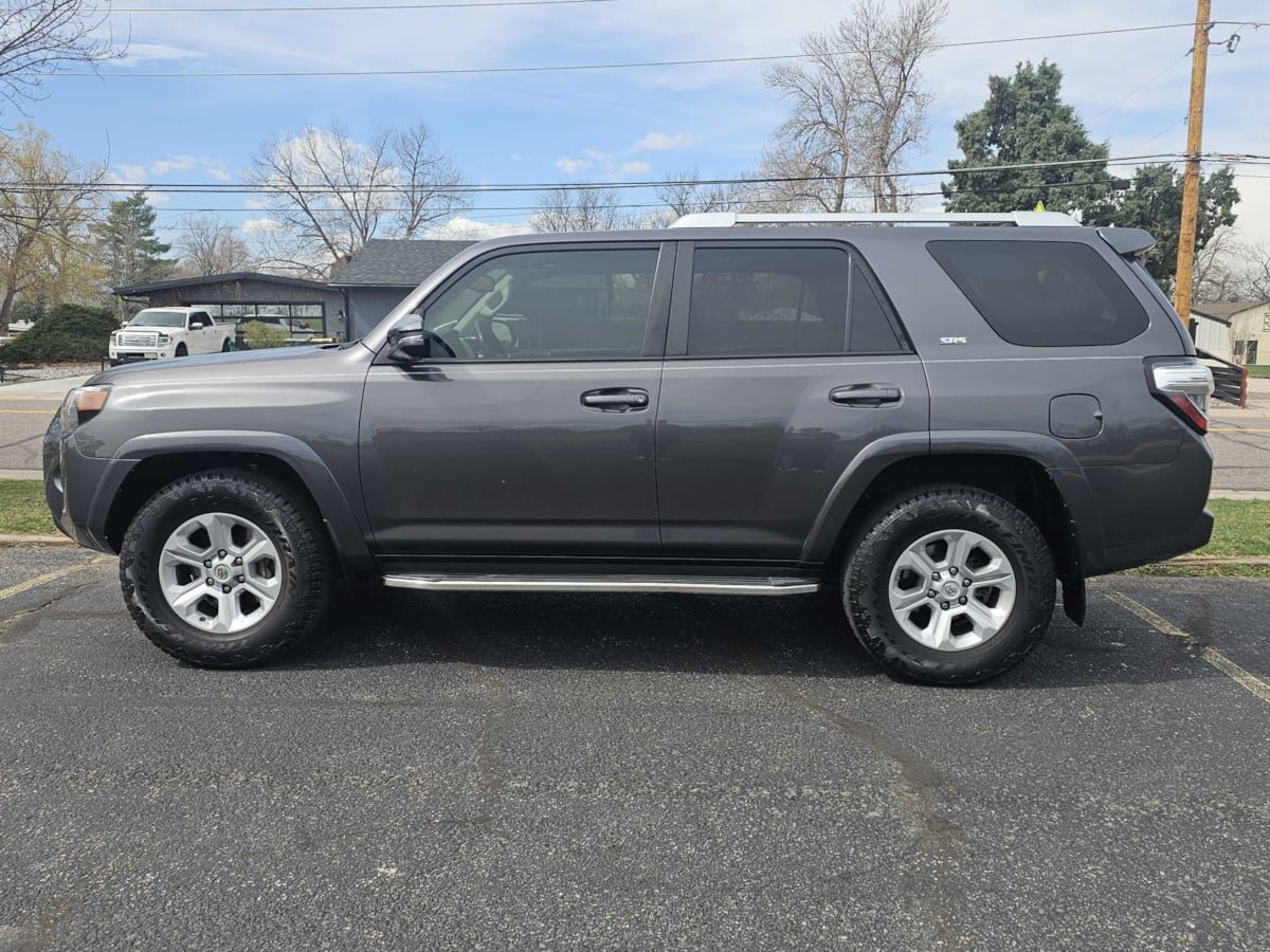 Used 2016 Toyota 4Runner SR5 Premium RWD image 2