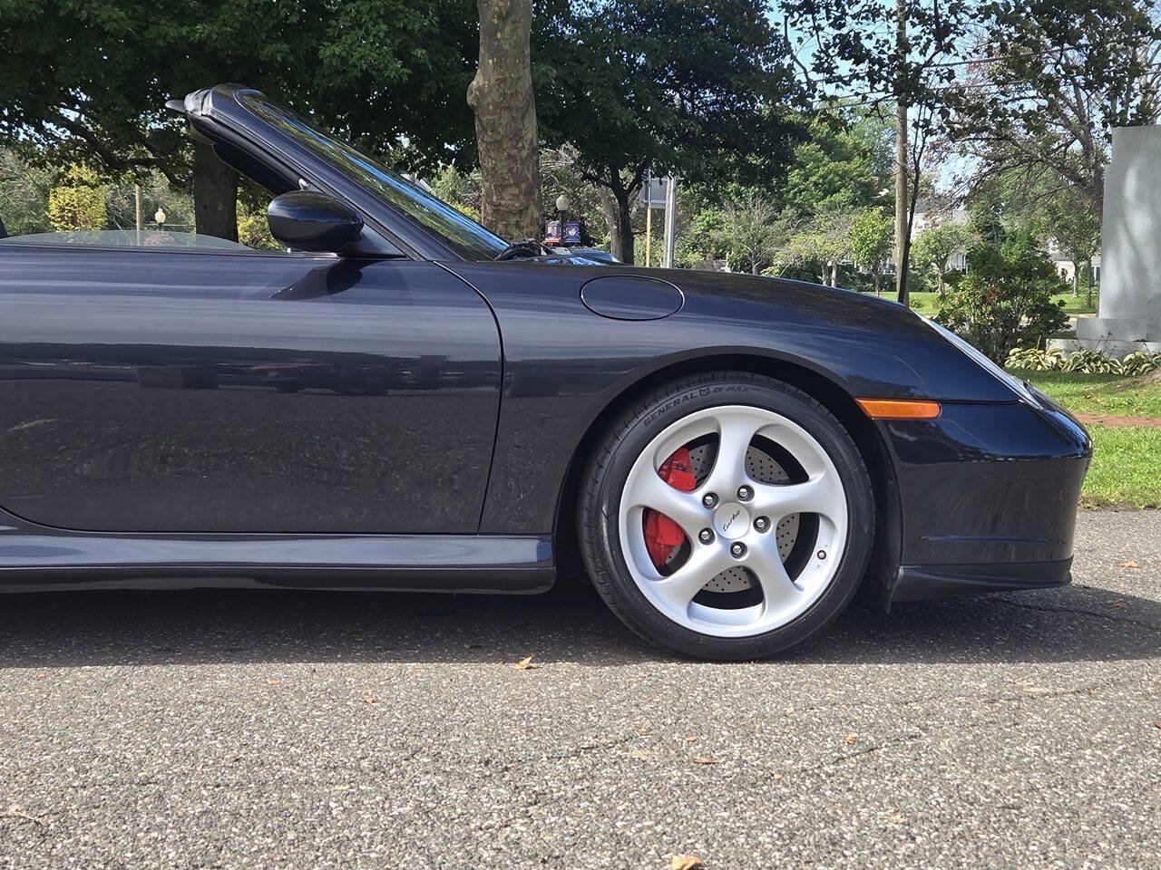 Used 2004 Porsche 911 Turbo AWD/4WD image 9