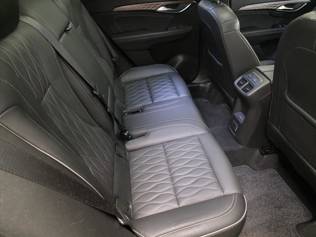 Used 2021 Buick Envision Avenir image 19