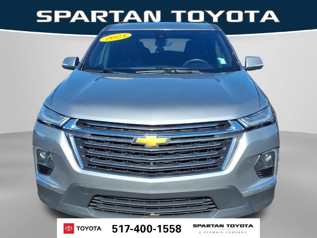 Used 2023 Chevrolet Traverse LT w/ Rear Camera Mirror Package AWD/4WD image 3
