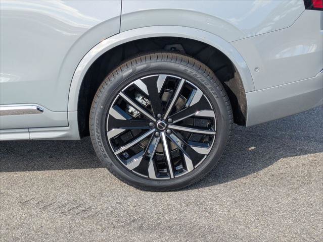 New 2026 Volvo XC90 T8 Plus w/ Protection Package Premier image 6