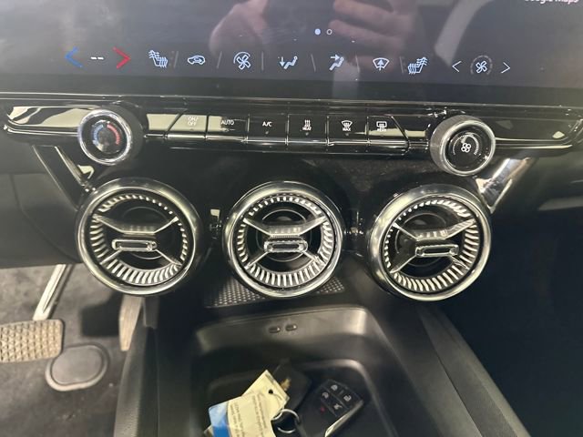 Used 2024 Chevrolet Blazer EV LT image 20