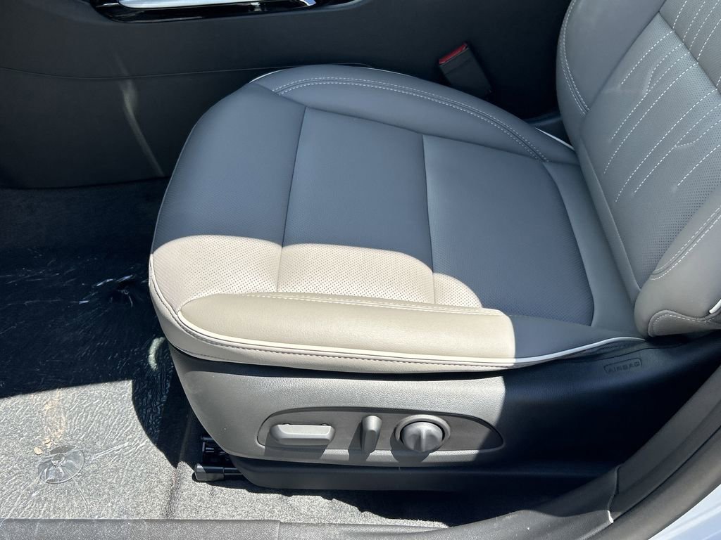 New 2025 Buick Envista Avenir image 22