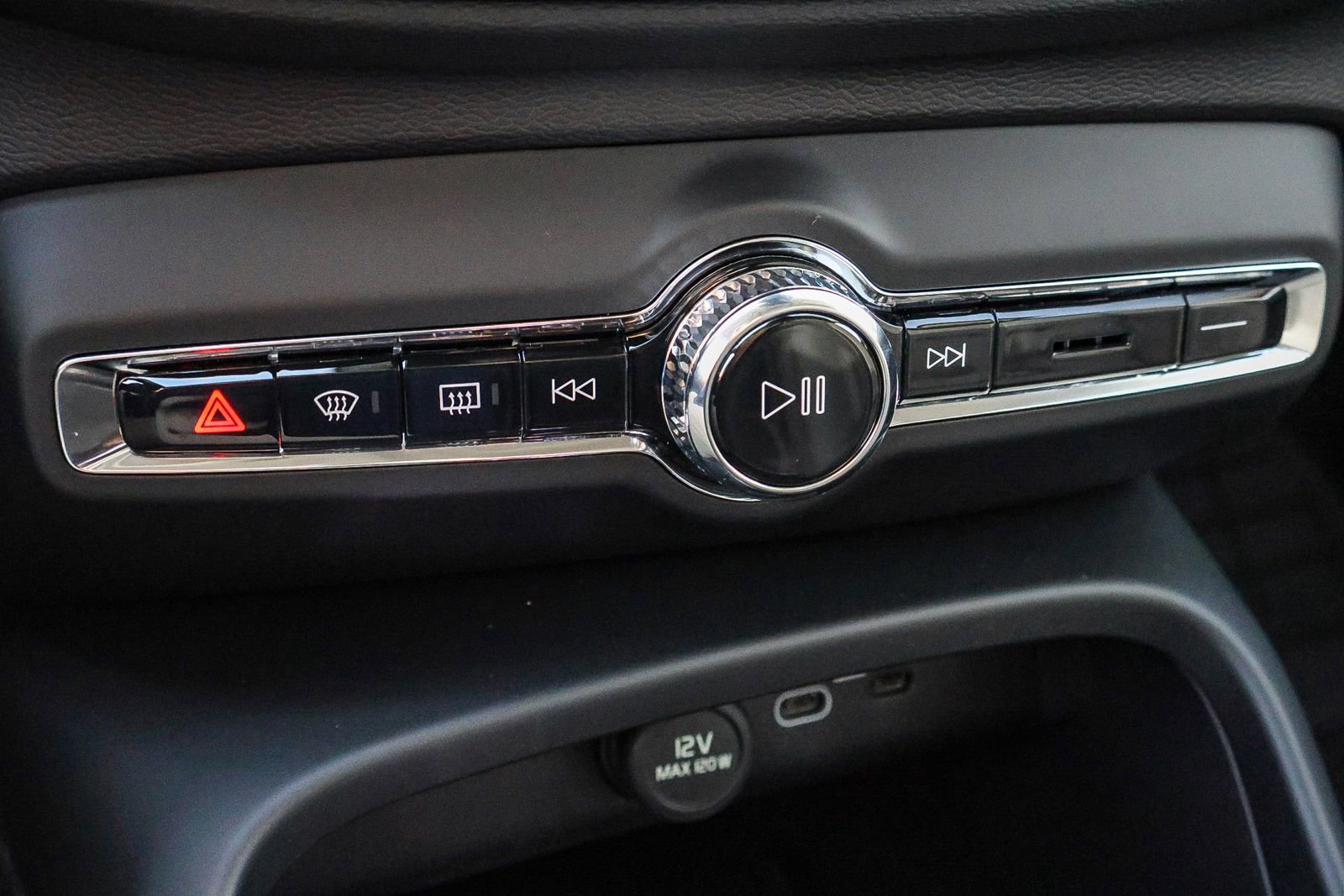 New 2026 Volvo XC40 B5 Plus w/ Climate Package image 38