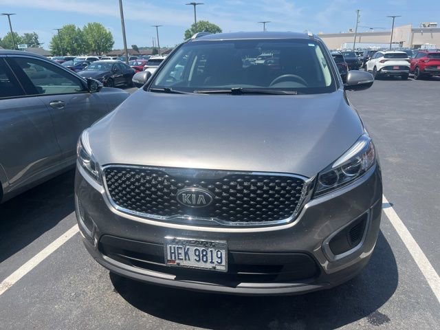 Used 2017 Kia Sorento FWD image 3