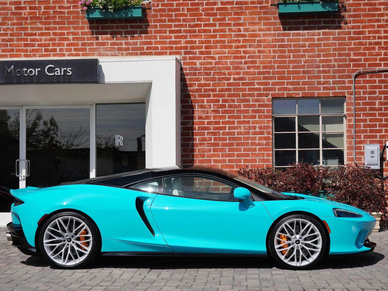 Used 2023 McLaren GT RWD image 3