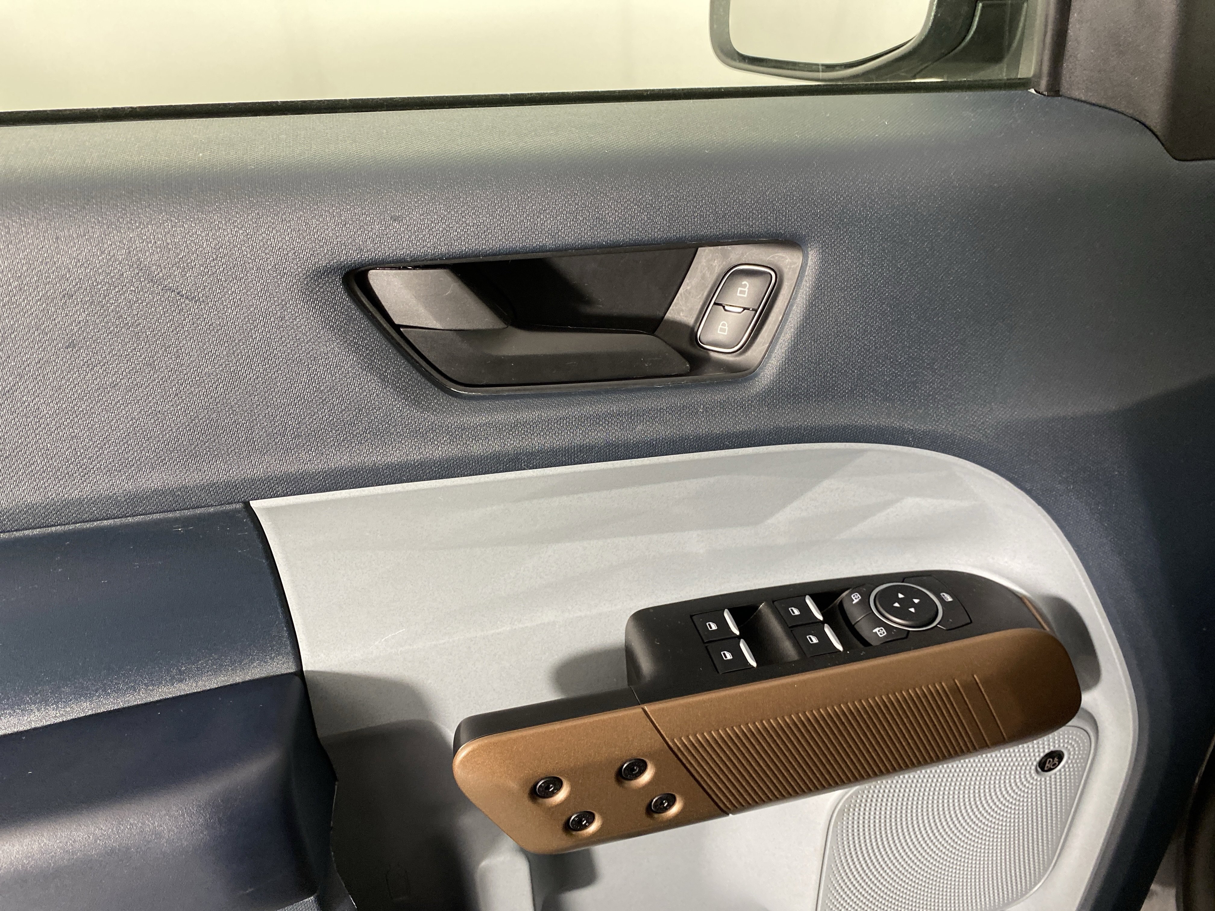 Used 2023 Ford Maverick Lariat w/ Lariat Luxury Package image 16