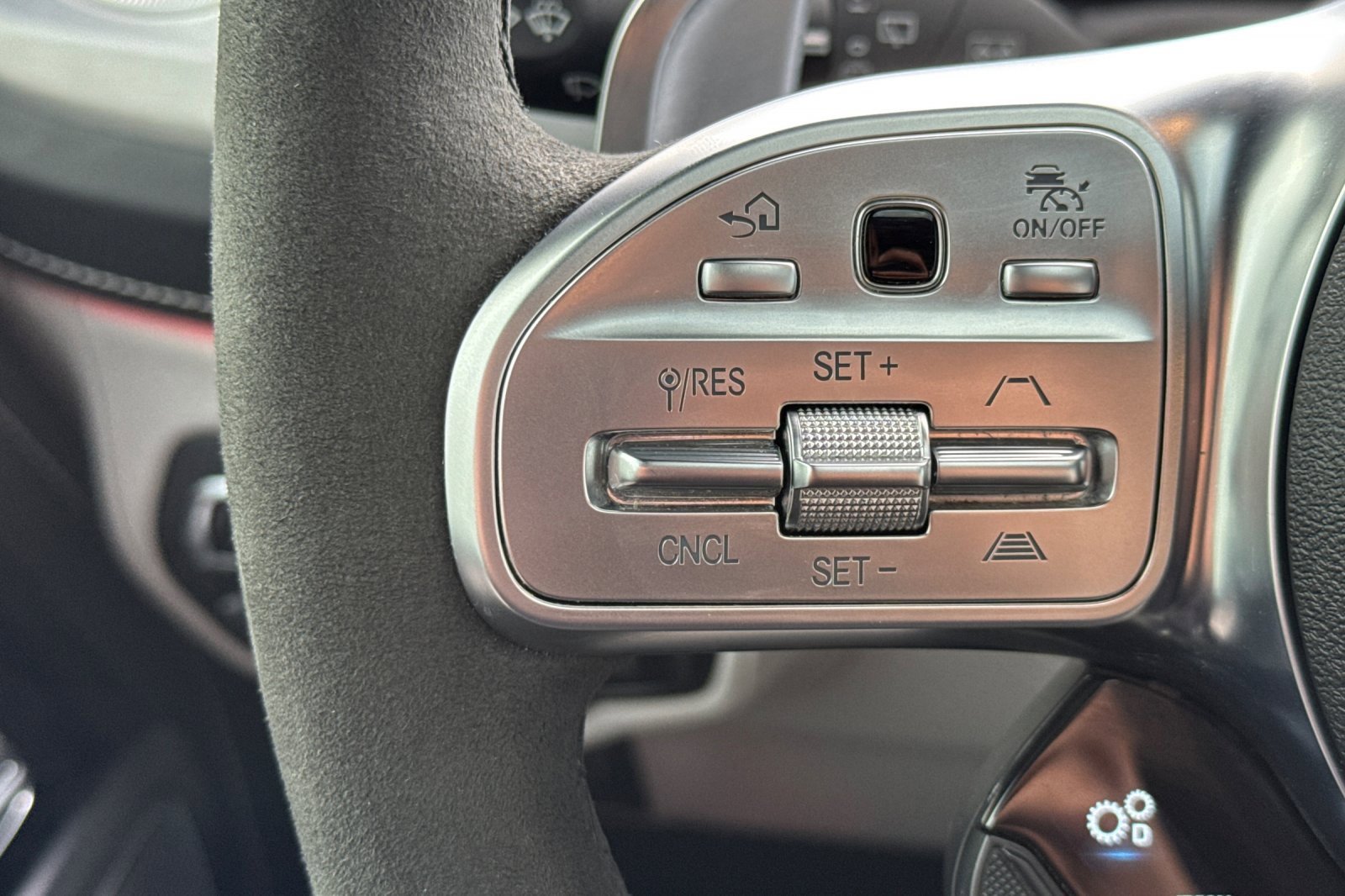 Certified 2024 Mercedes-Benz G 63 AMG 4MATIC image 31