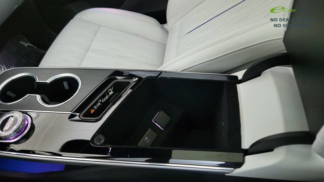 Used 2025 Cadillac Lyriq Luxury w/ LPO, Floor Liner Package RWD image 51