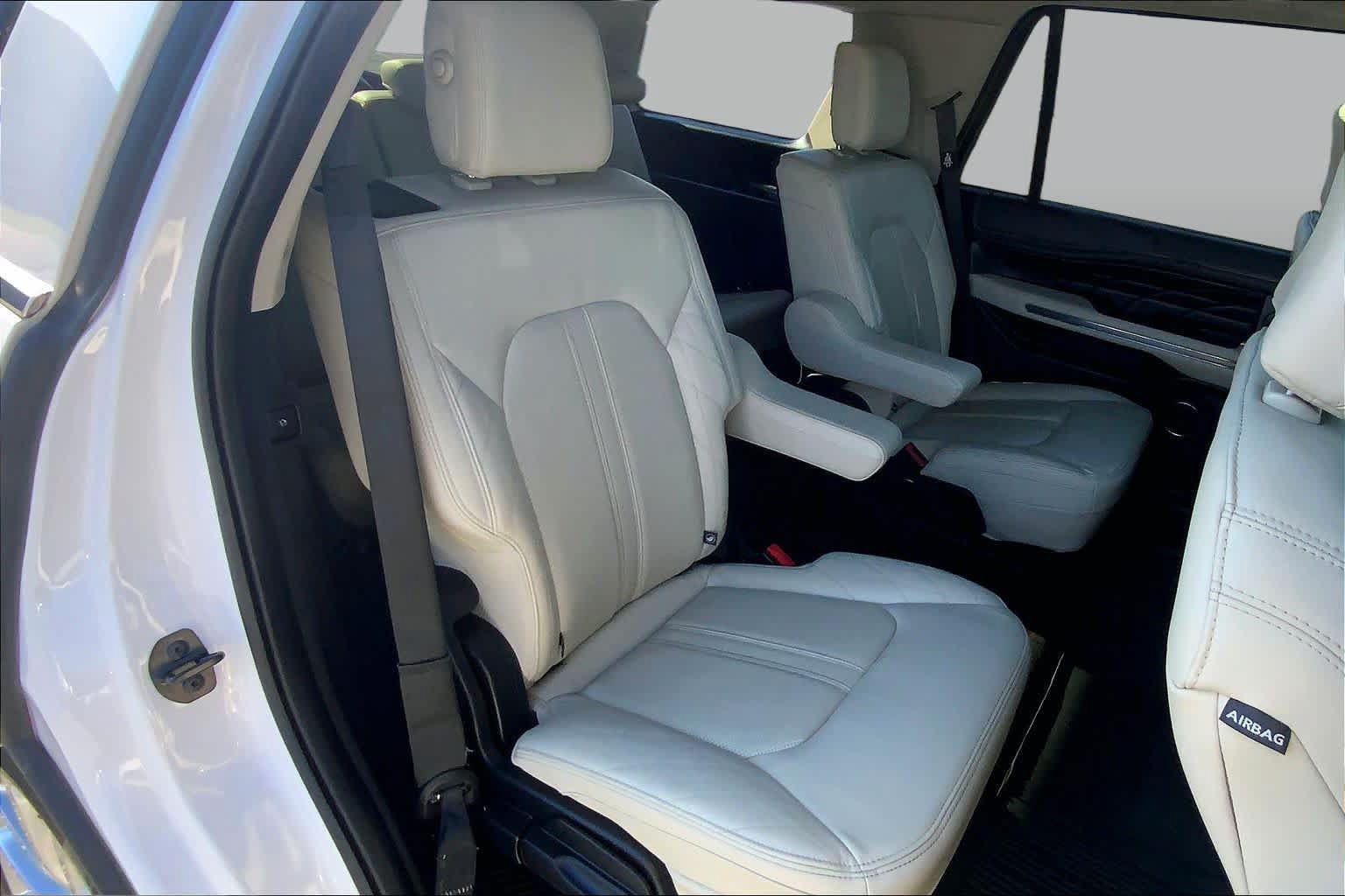 Used 2018 Ford Expedition Platinum RWD image 17
