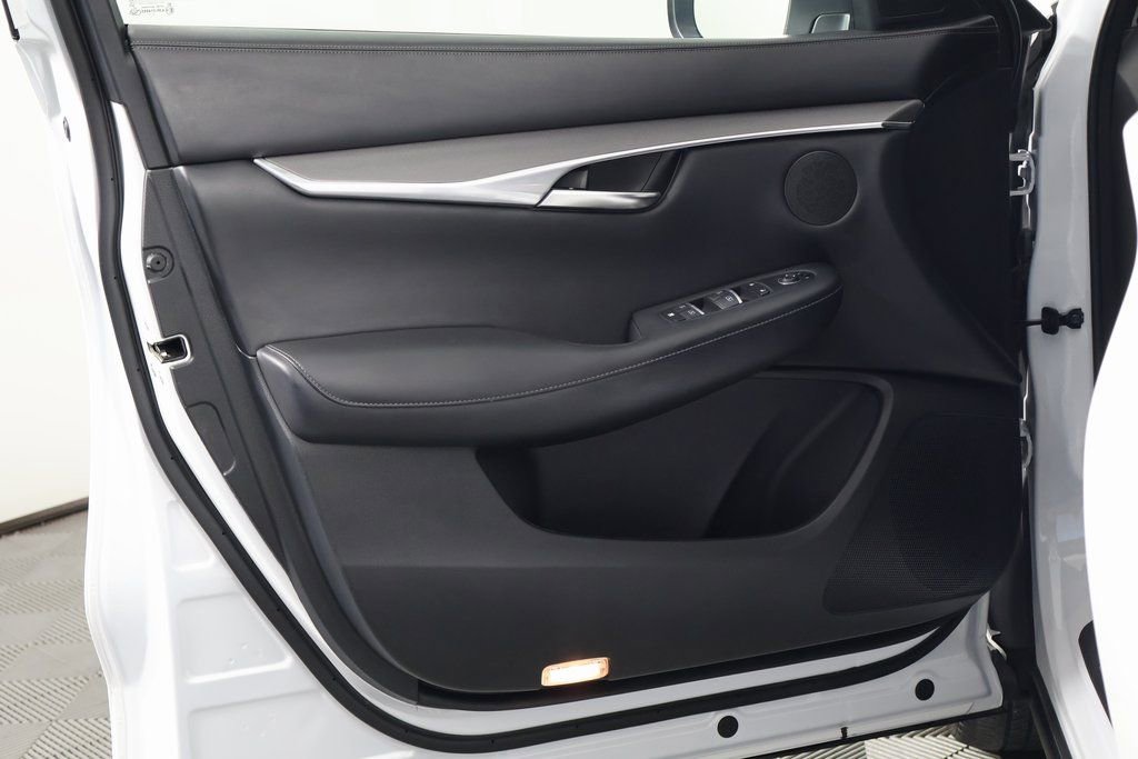 Used 2023 INFINITI QX50 Pure image 12