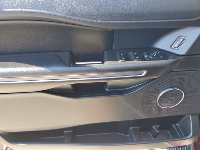 Used 2020 Ford Expedition XLT w/ Equipment Group 201A AWD/4WD image 19