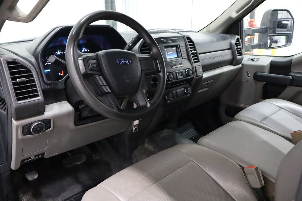 Used 2018 Ford F550 2WD Crew Cab Super Duty image 19