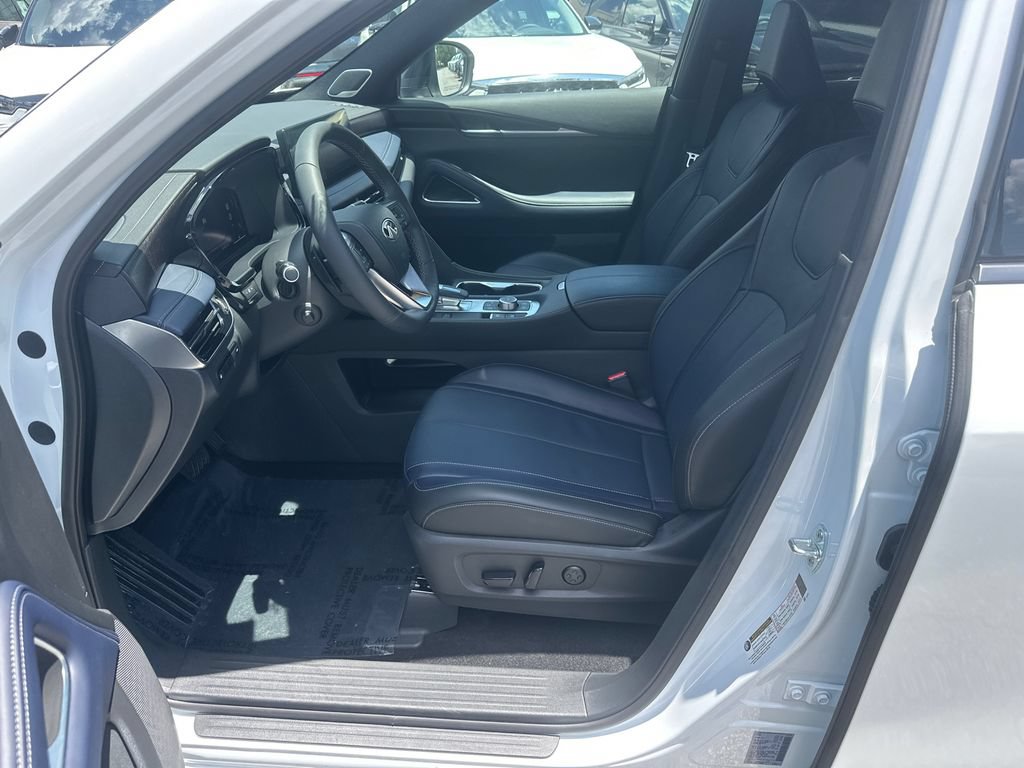 Certified 2026 INFINITI QX60 Sport w/ Dark Cargo Package AWD/4WD image 9