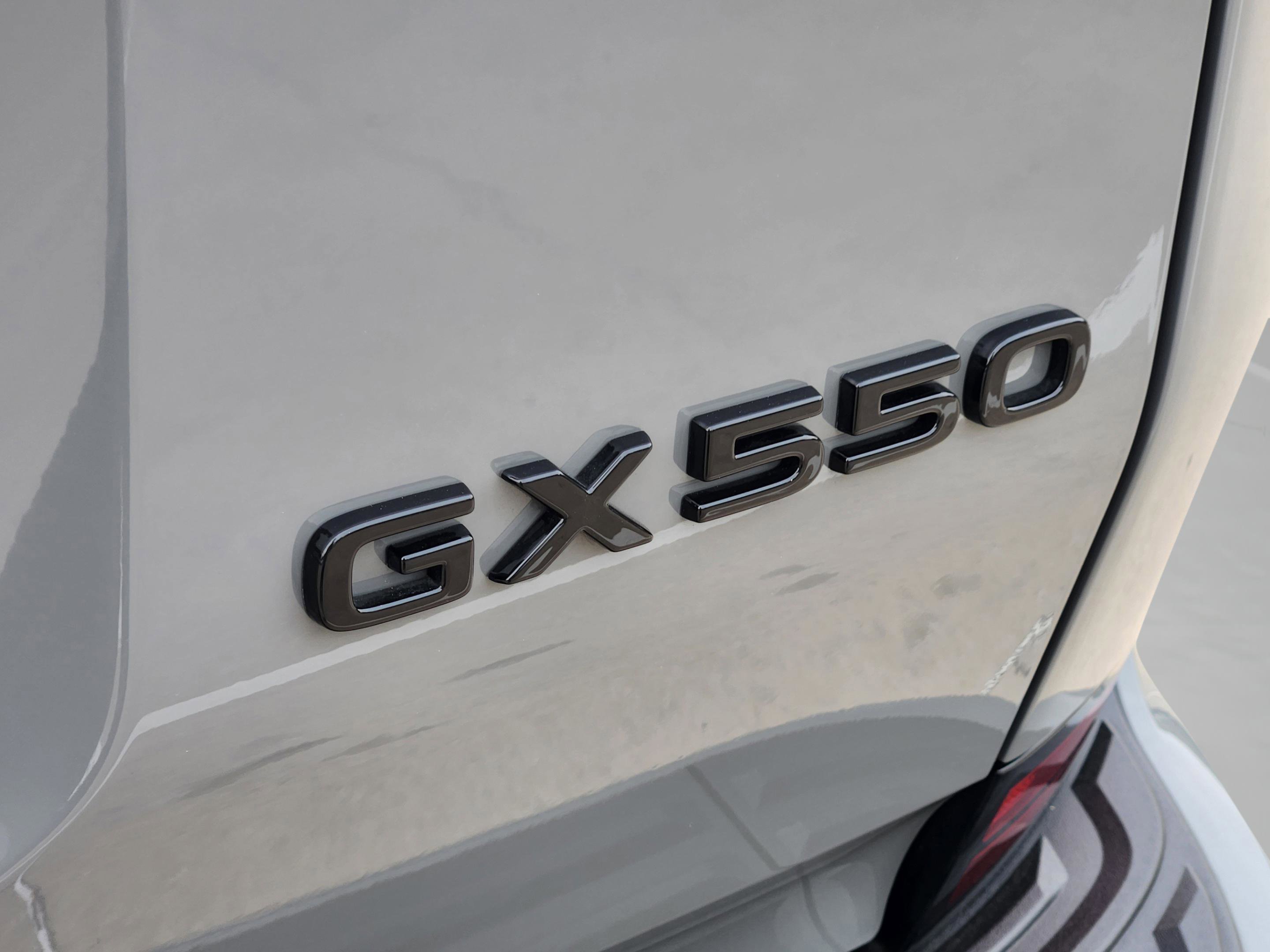 Used 2025 Lexus GX 550 w/ Accessory Package (Z1) AWD/4WD image 39