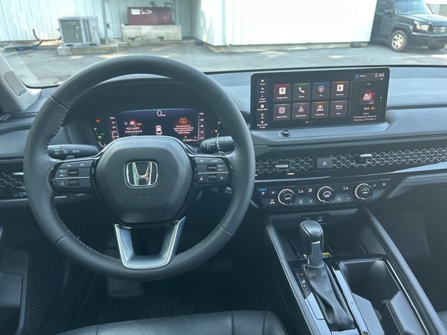 Used 2023 Honda Accord Touring image 14