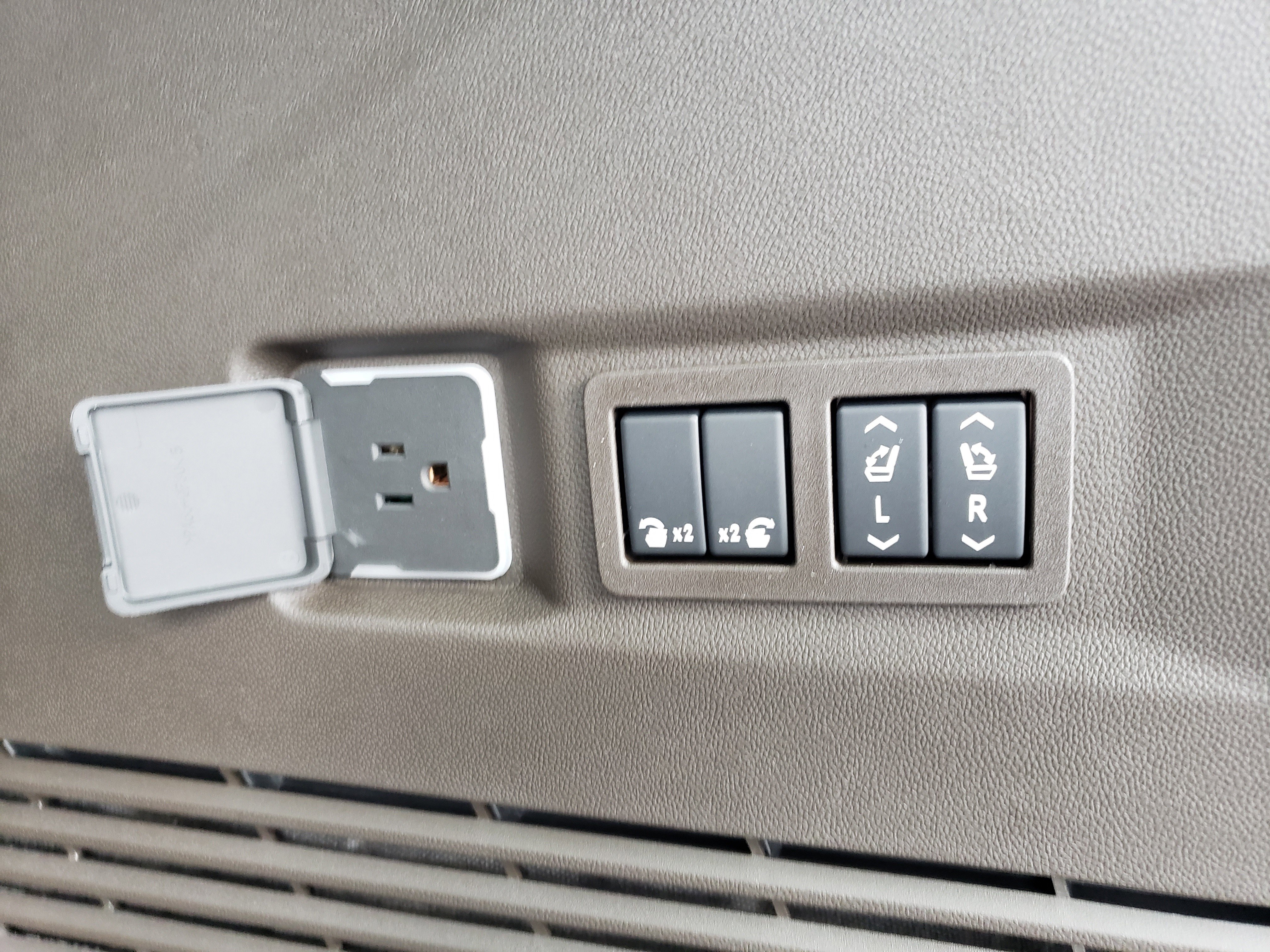 New 2026 Chevrolet Tahoe LT w/ Comfort Package image 12