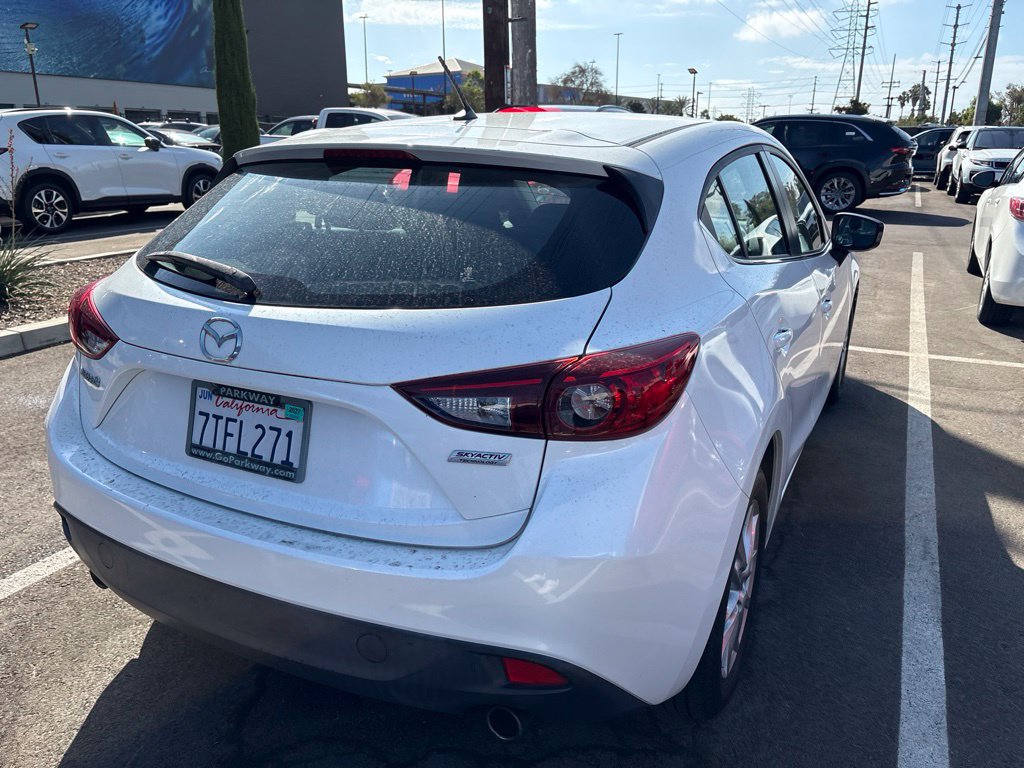 Used 2016 MAZDA MAZDA3 i Sport w/ Preferred Equipment Package FWD image 5