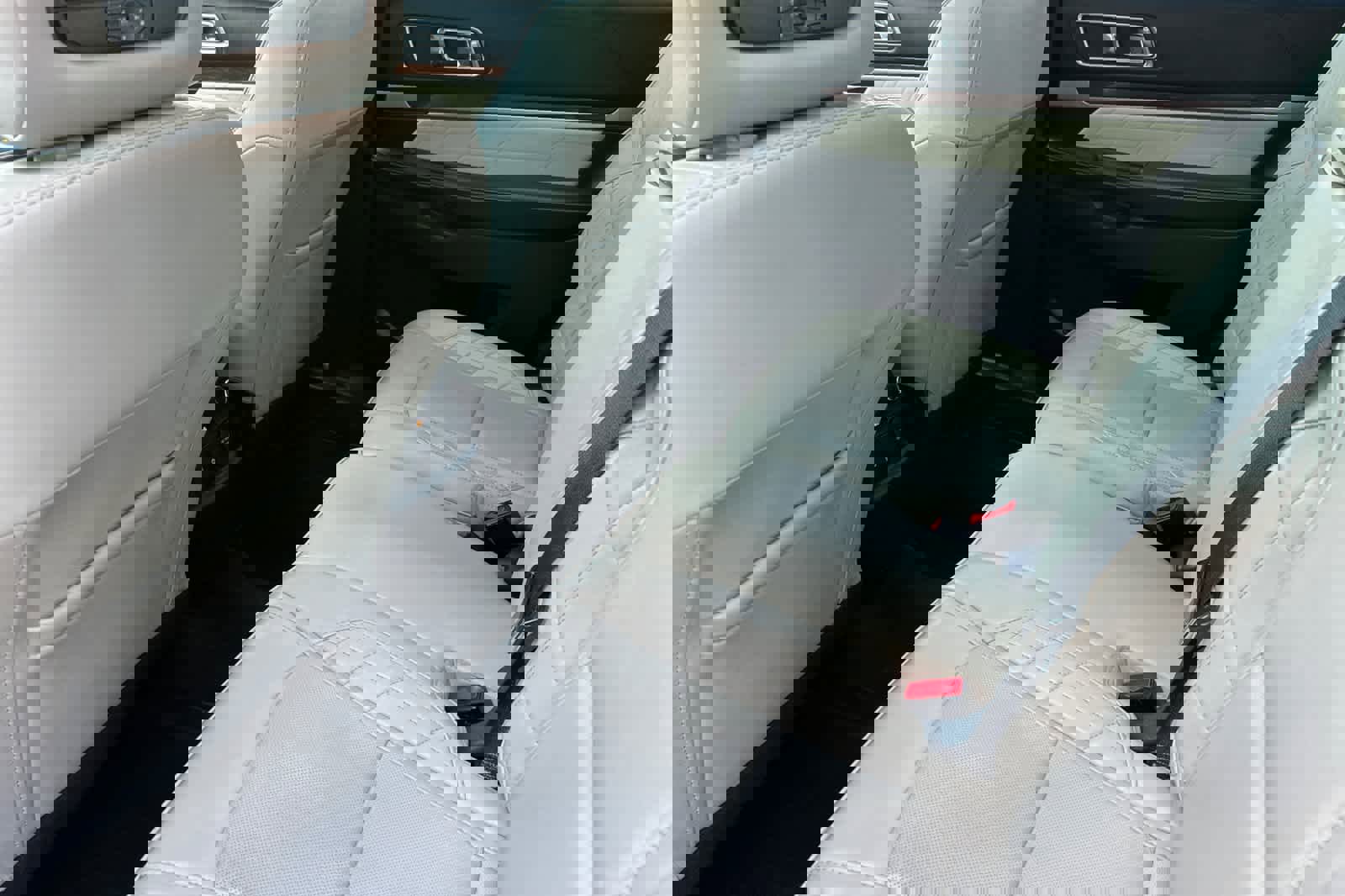 Used 2017 Ford Explorer Platinum image 4