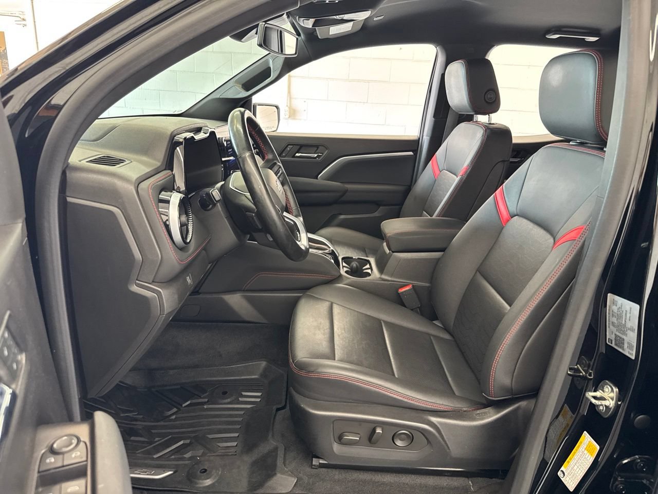 Used 2023 Chevrolet Colorado Z71 w/ Z71 Convenience Package 2 AWD/4WD image 14