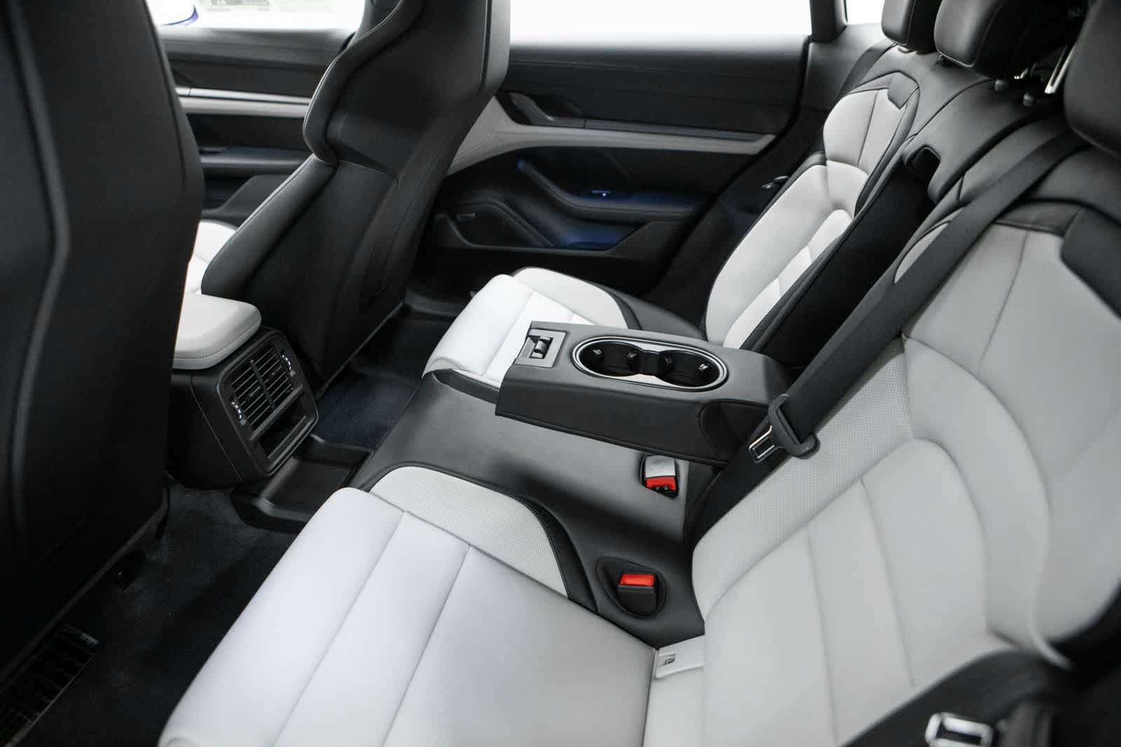 New 2026 Porsche Taycan 4S AWD/4WD image 36