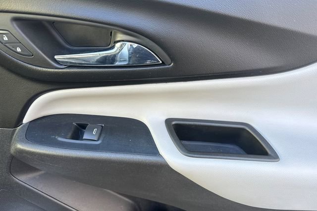 Used 2019 Chevrolet Equinox LS image 21