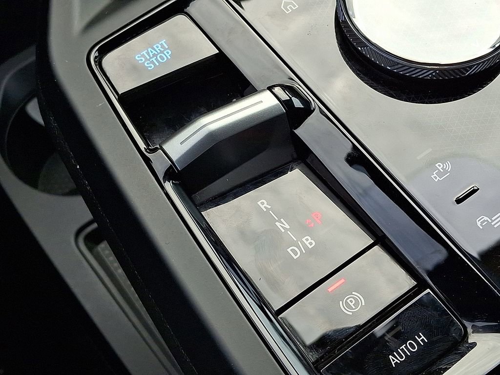 Certified 2026 BMW iX xDrive45 w/ M Sport Package image 14