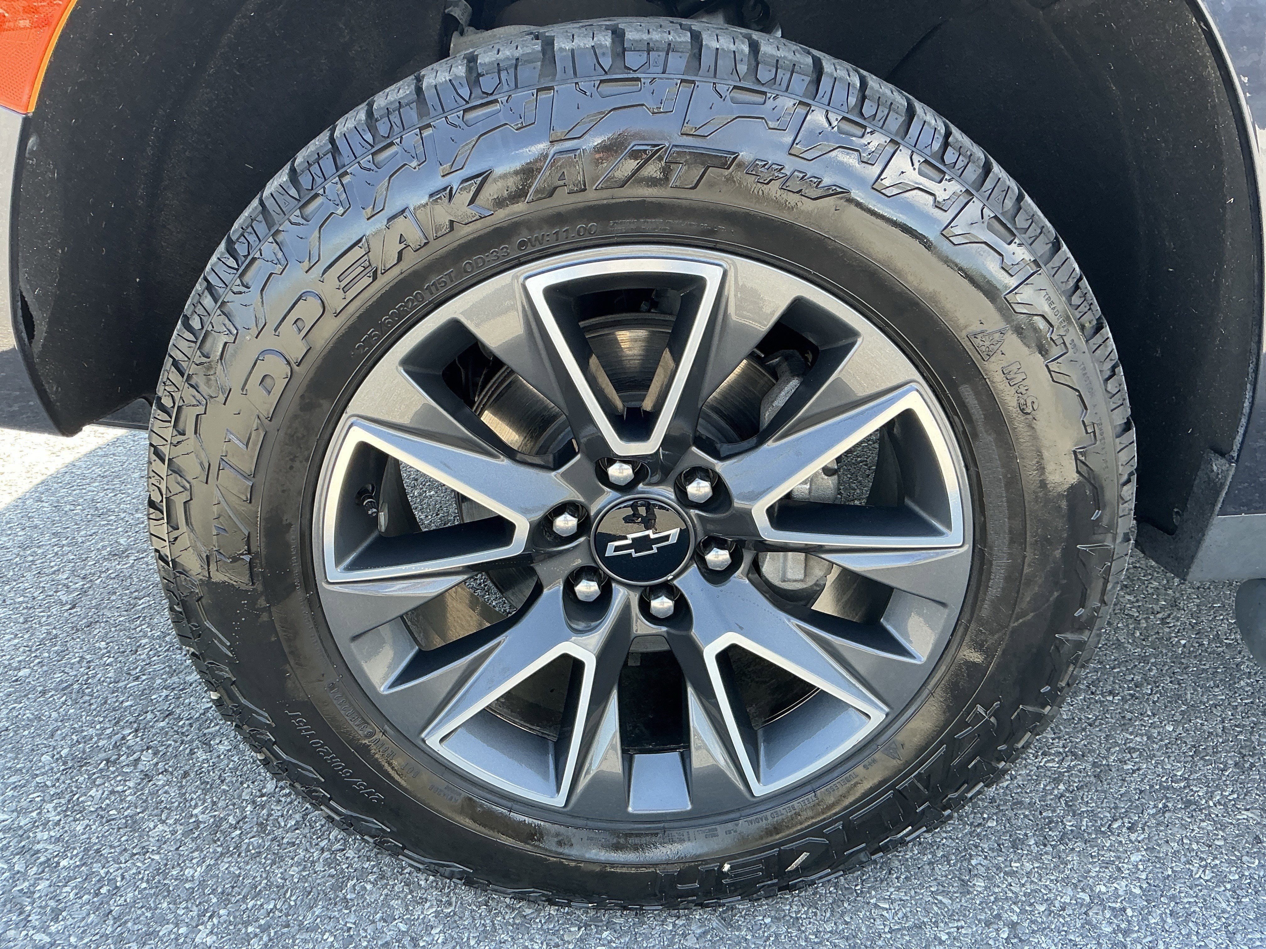 Used 2023 Chevrolet Tahoe Z71 w/ Luxury Package AWD/4WD image 9