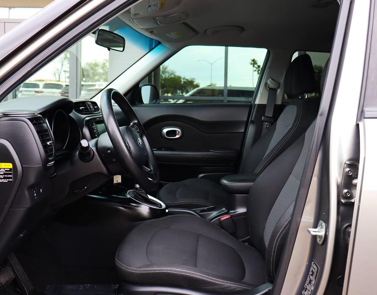 Used 2018 Kia Soul + FWD image 35