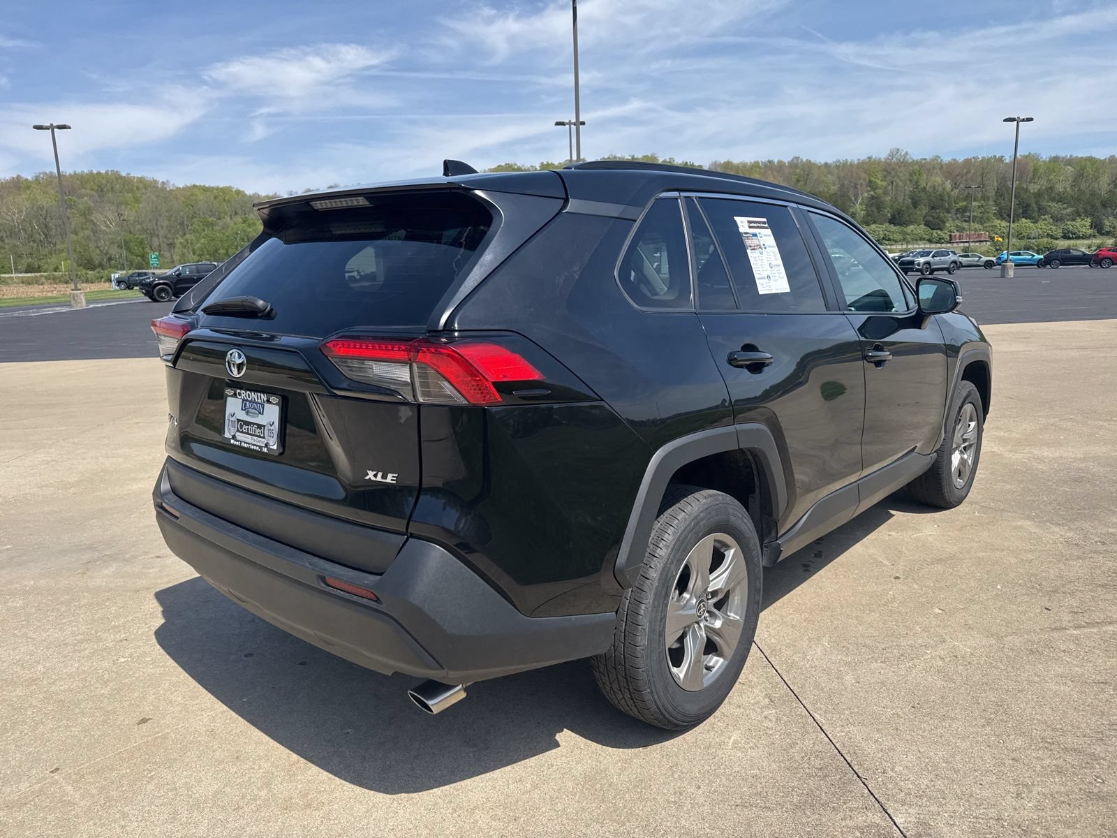 Used 2024 Toyota RAV4 XLE FWD image 4
