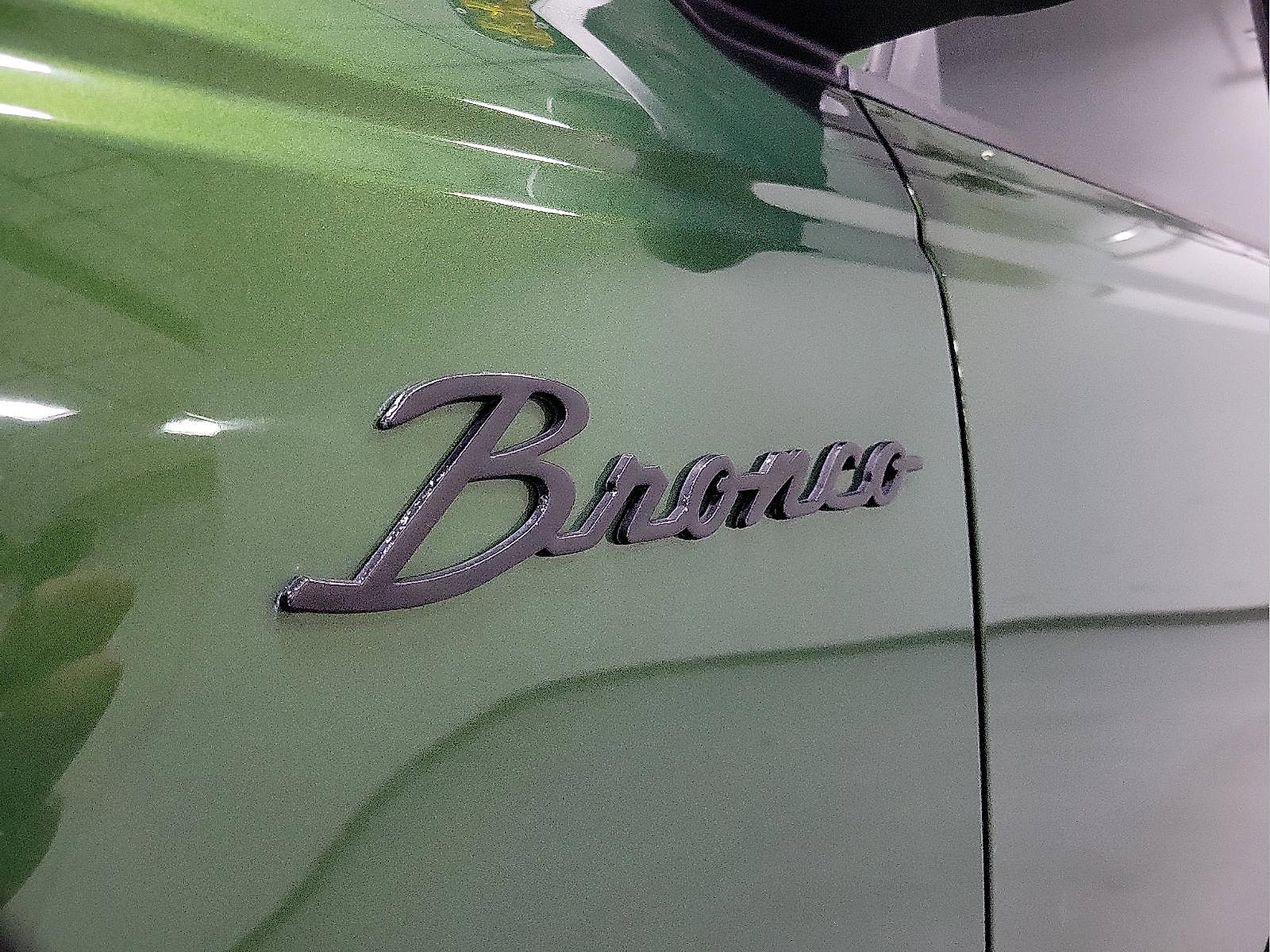 Used 2023 Ford Bronco Badlands image 13