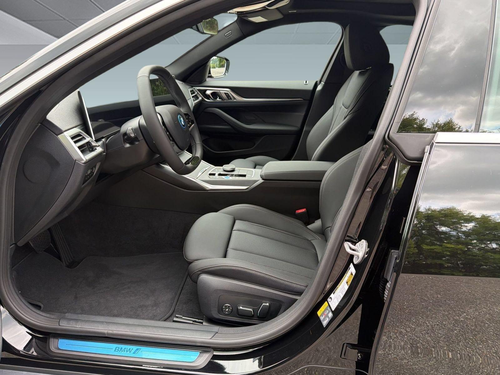 New 2026 BMW i4 eDrive40 w/ Parking Assistance Package RWD image 5
