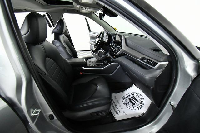 Used 2023 Toyota Highlander XLE image 22