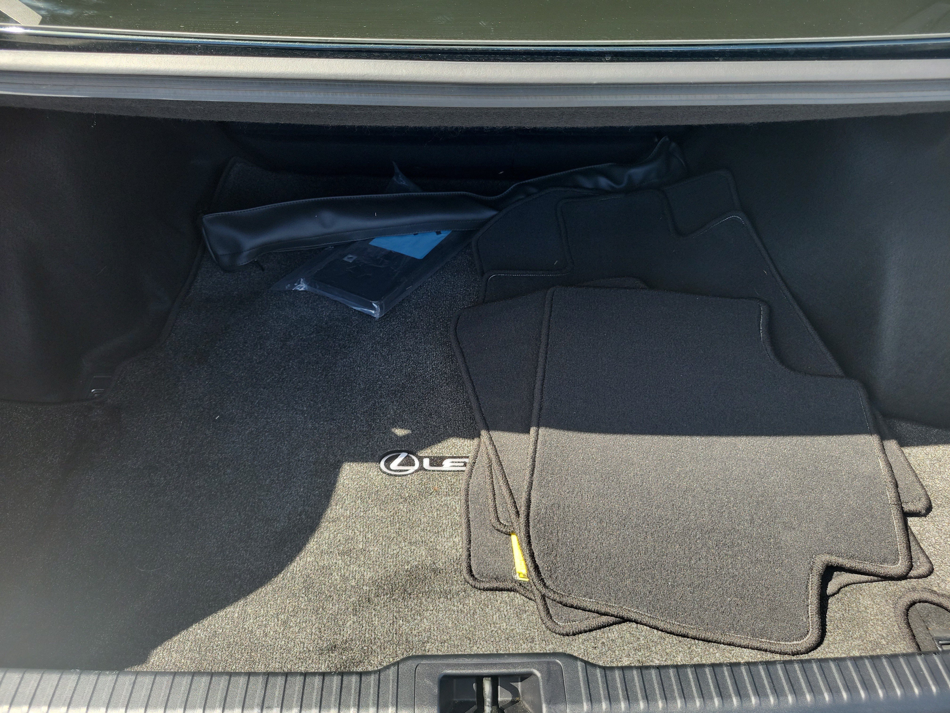 Used 2025 Lexus IS 350 F Sport RWD image 9