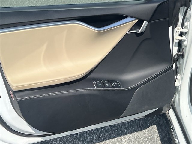 Used 2015 Tesla Model S 85 image 11