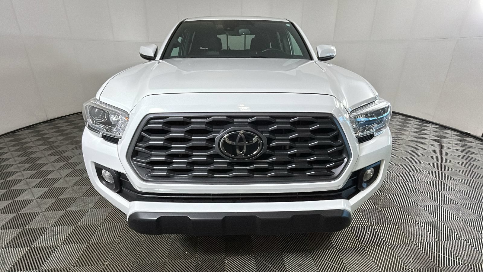 Used 2021 Toyota Tacoma TRD Off-Road AWD/4WD image 9