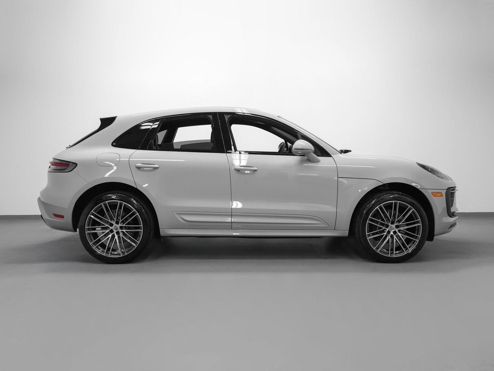 New 2026 Porsche Macan image 13