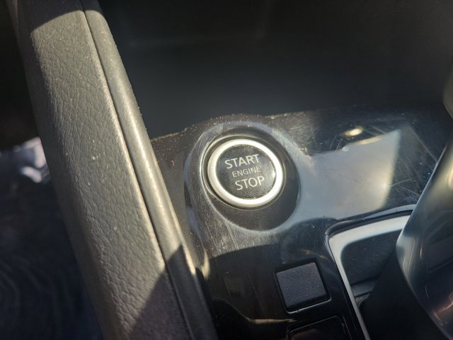 Used 2021 Nissan Kicks S image 32