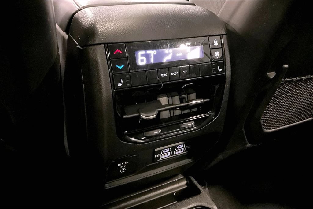 Used 2021 Jeep Grand Cherokee L Limited w/ Luxury Tech Group II AWD/4WD image 11