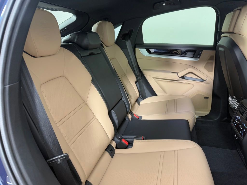 New 2026 Porsche Cayenne S image 18