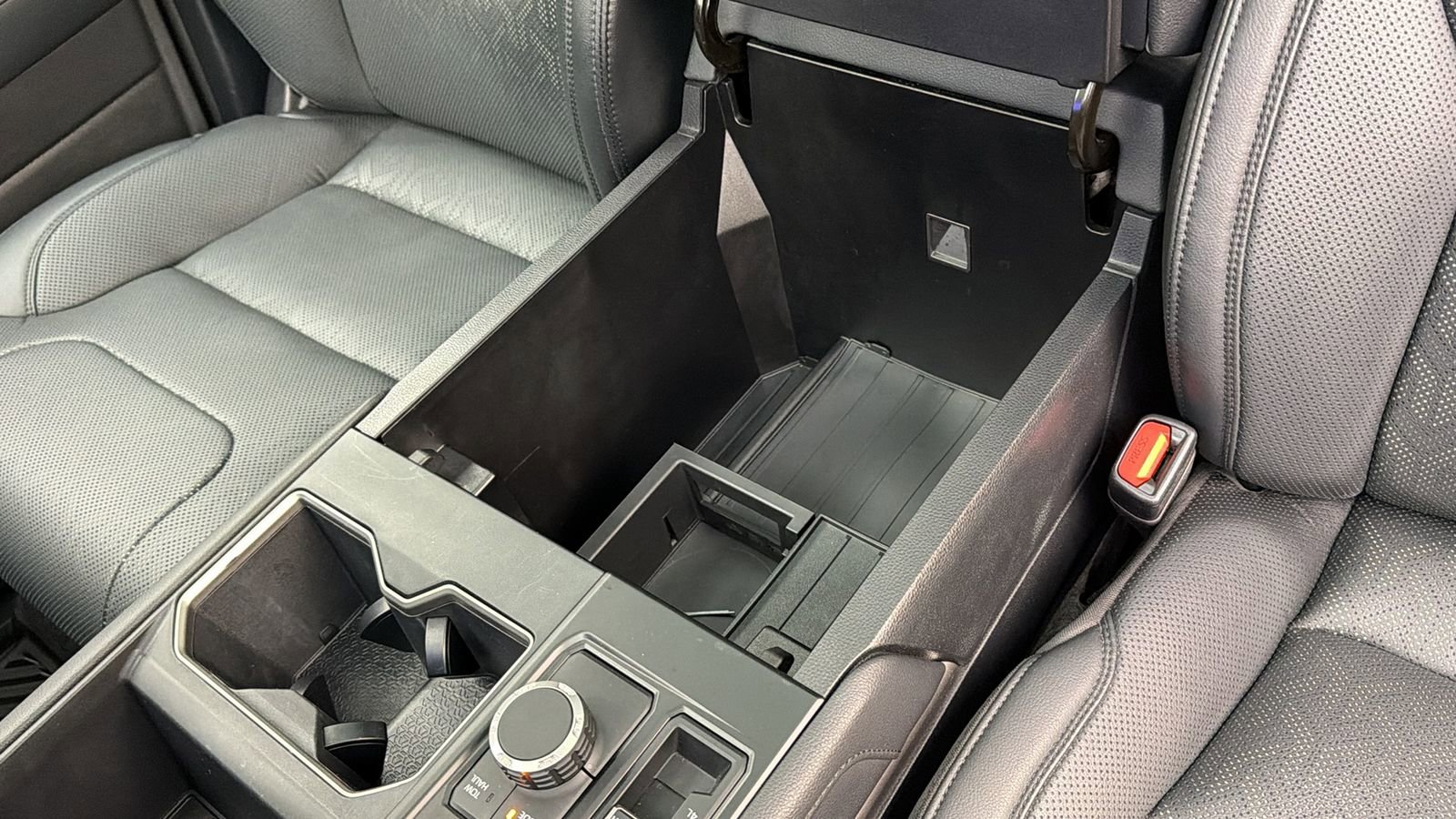 Used 2024 Toyota Tundra Limited image 27