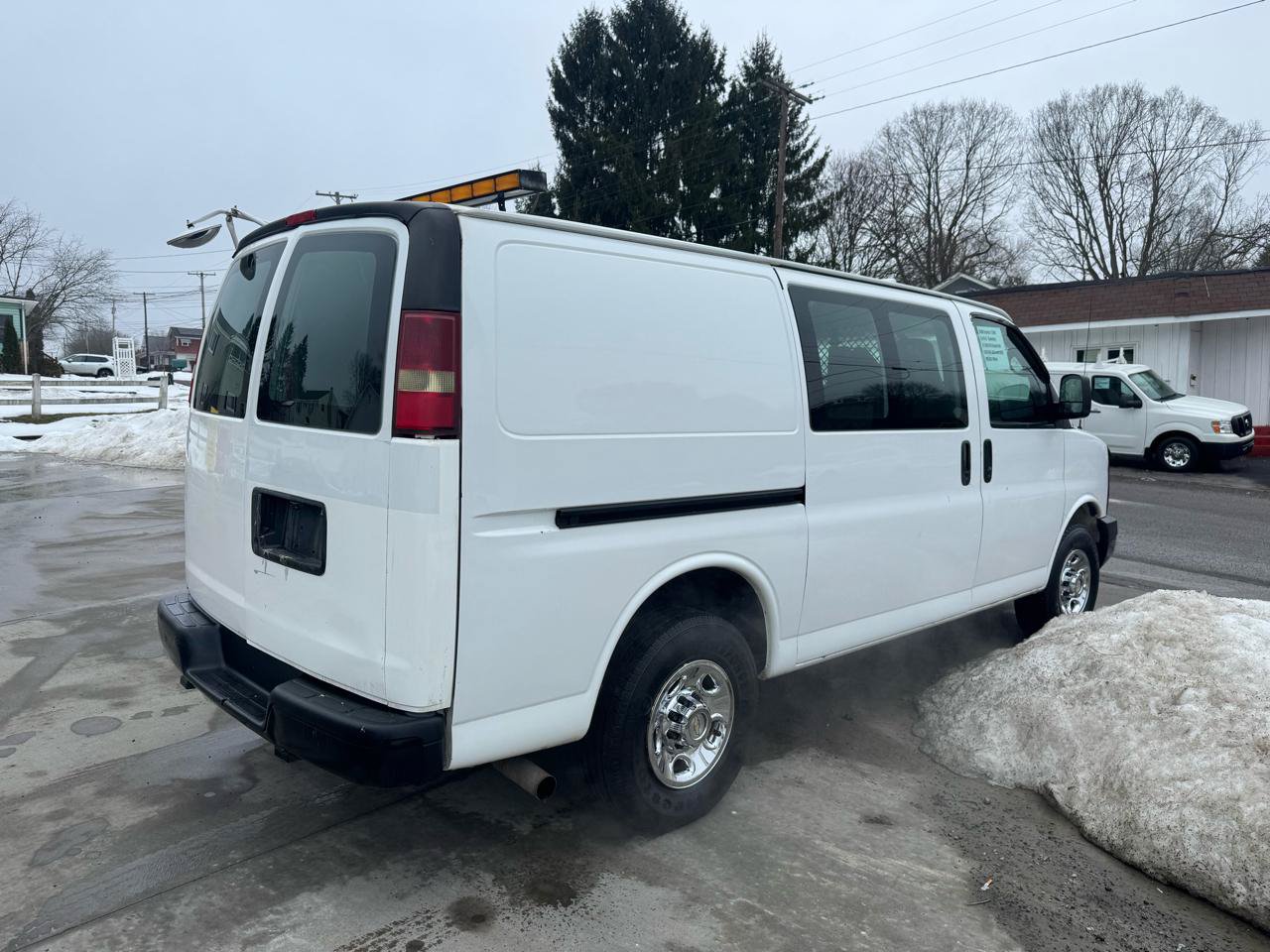 Used 2008 Chevrolet Express 3500 RWD image 4