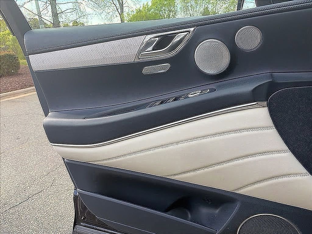 Certified 2025 Genesis GV80 3.5T Prestige image 16