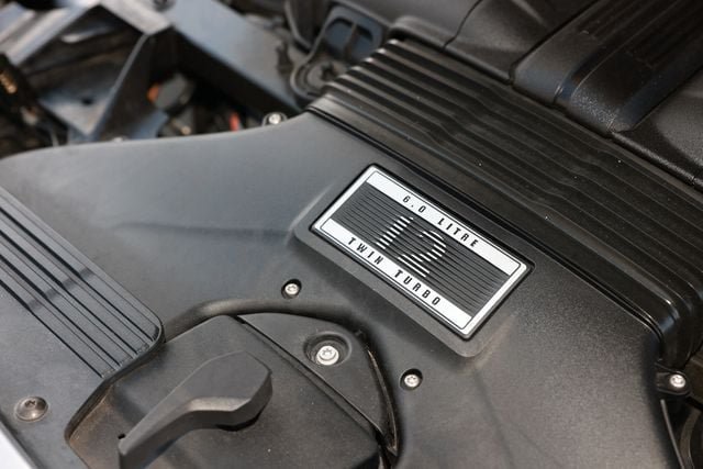Used 2018 Bentley Bentayga AWD/4WD image 68