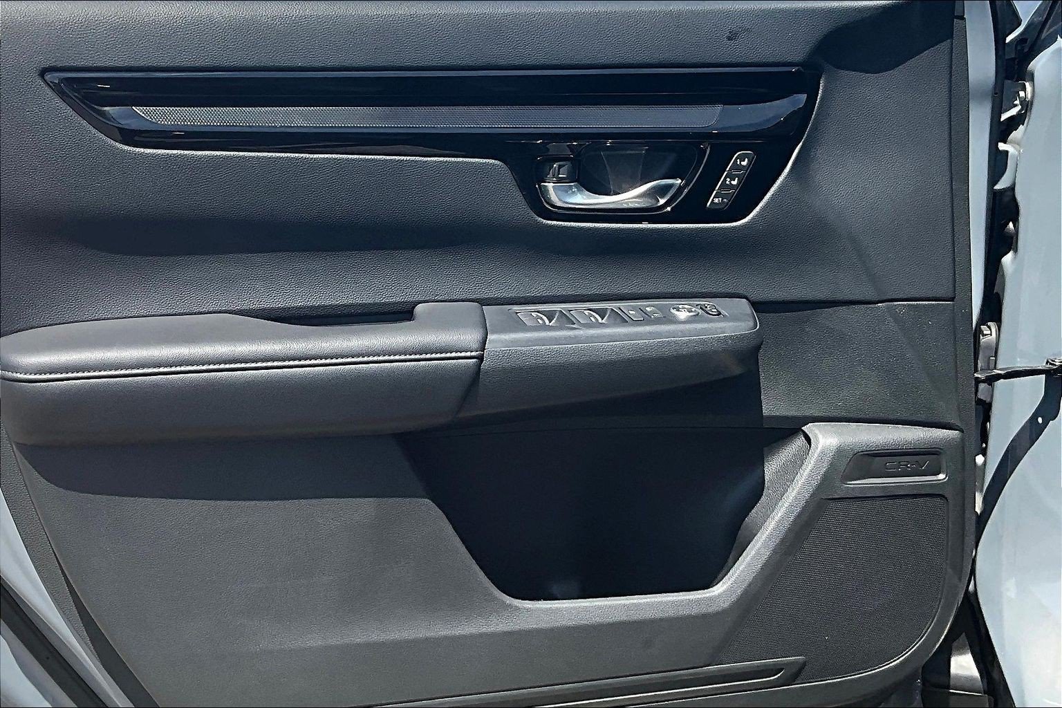 Used 2025 Honda CR-V EX-L image 18