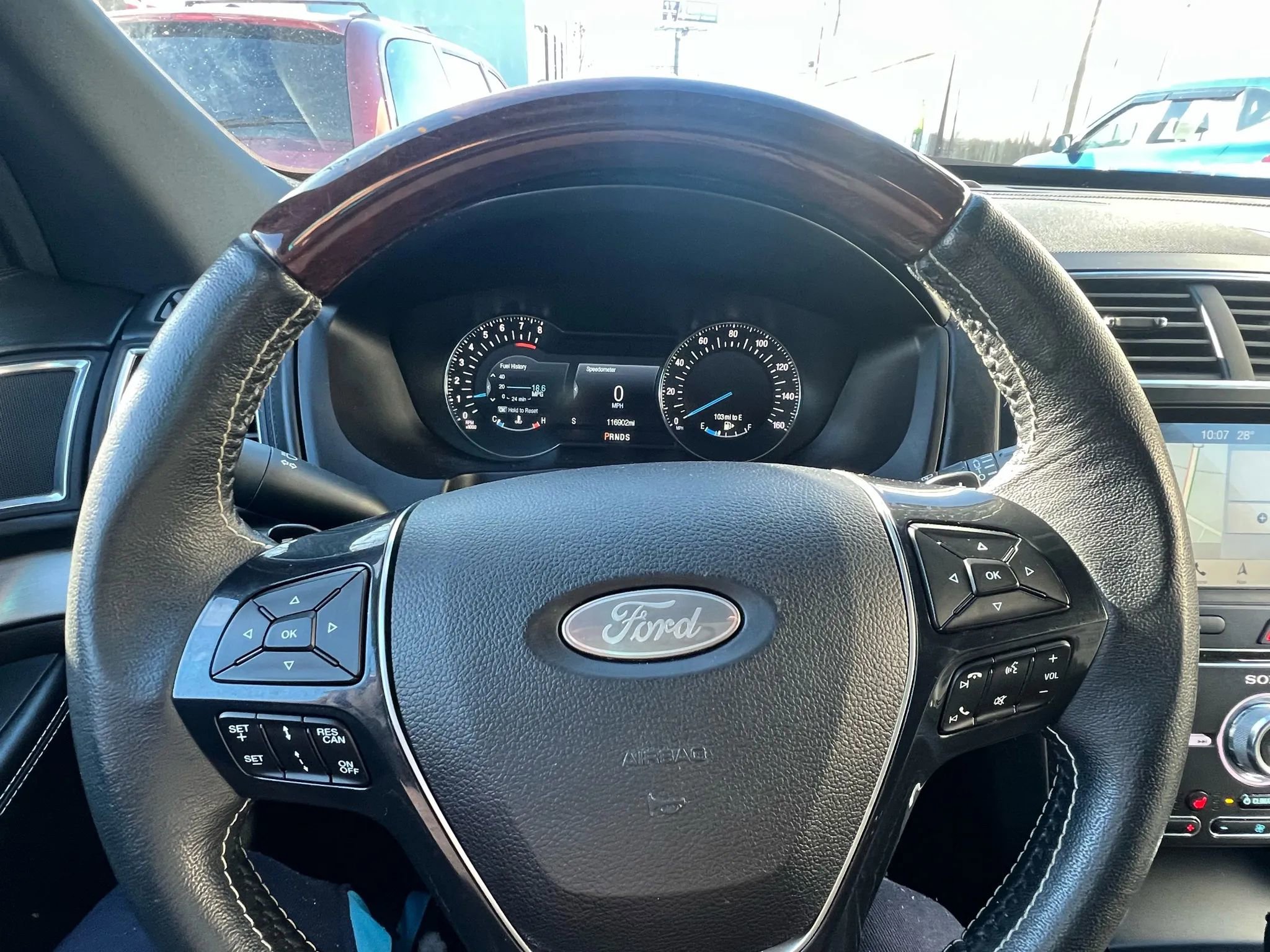 Used 2018 Ford Explorer Platinum image 14